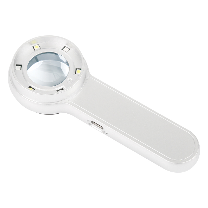 Magnifier With Illumination
